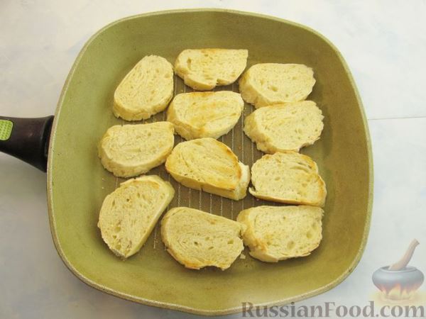 Бутерброды с яйцом, сыром и огурцом