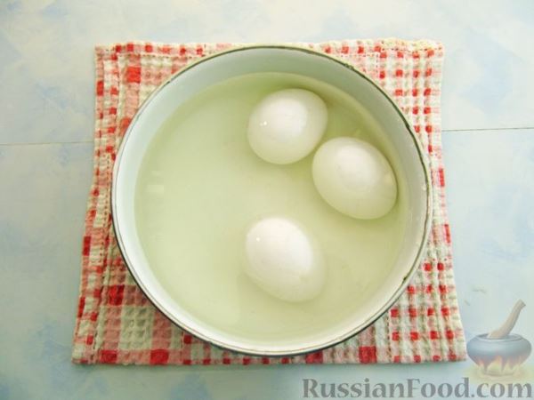 Бутерброды с яйцом, сыром и огурцом