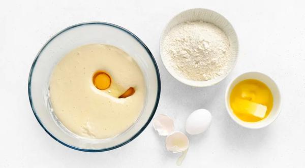 Жареные пирожки с солеными огурцами