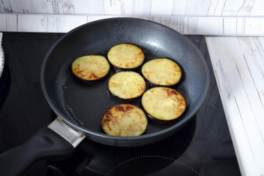 Жареные баклажаны с чесноком и майонезом